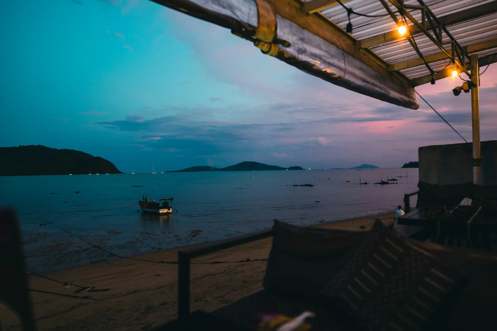 Phuket Beachfront Seafood Restaurants Worth the Sand in Phuket - phuket seafood restaurants