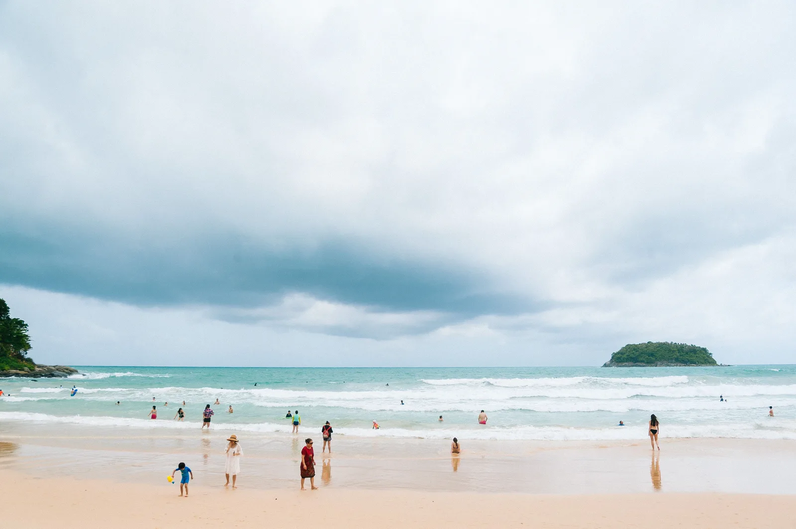 Ranked family activities in Phuket including an aquarium tunnel and water park